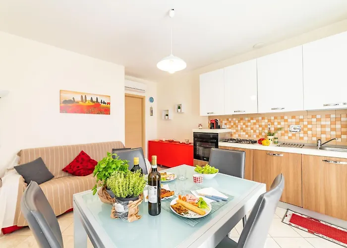 Appartement Arco Del Mare' Mit Blick Aufs Wasser By Interhome Civezza